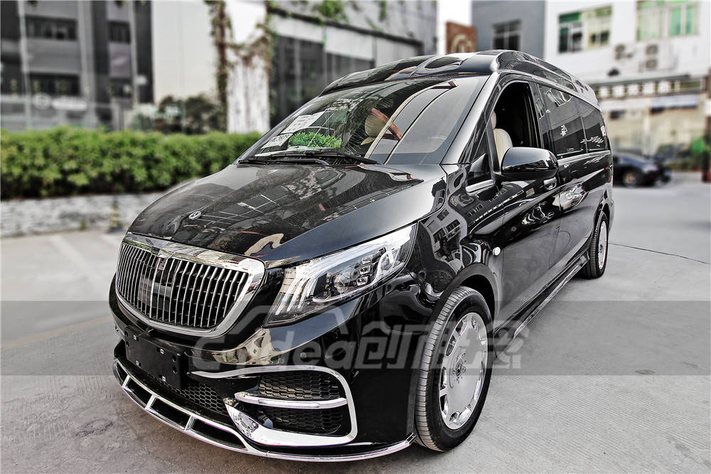 深圳奔驰雷霆全隔断四座商务车内部装饰改装