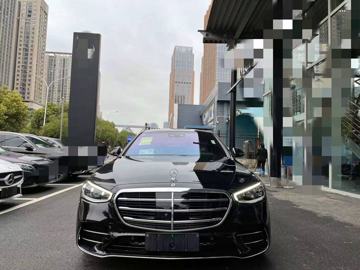 奔驰s500l黑外棕内最新款