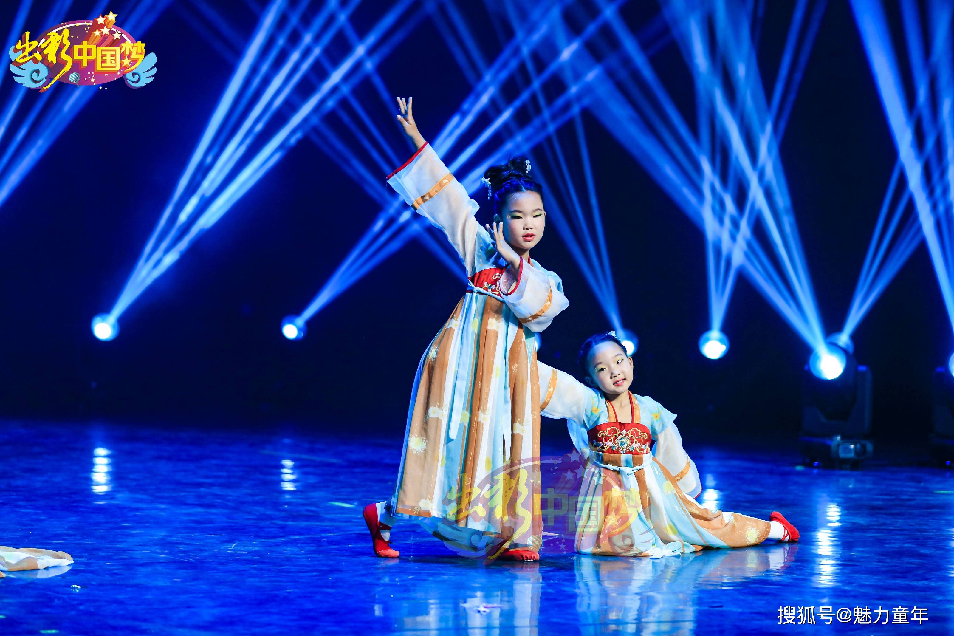 出彩·中国梦青少年艺术测评展演—《小酒馆》