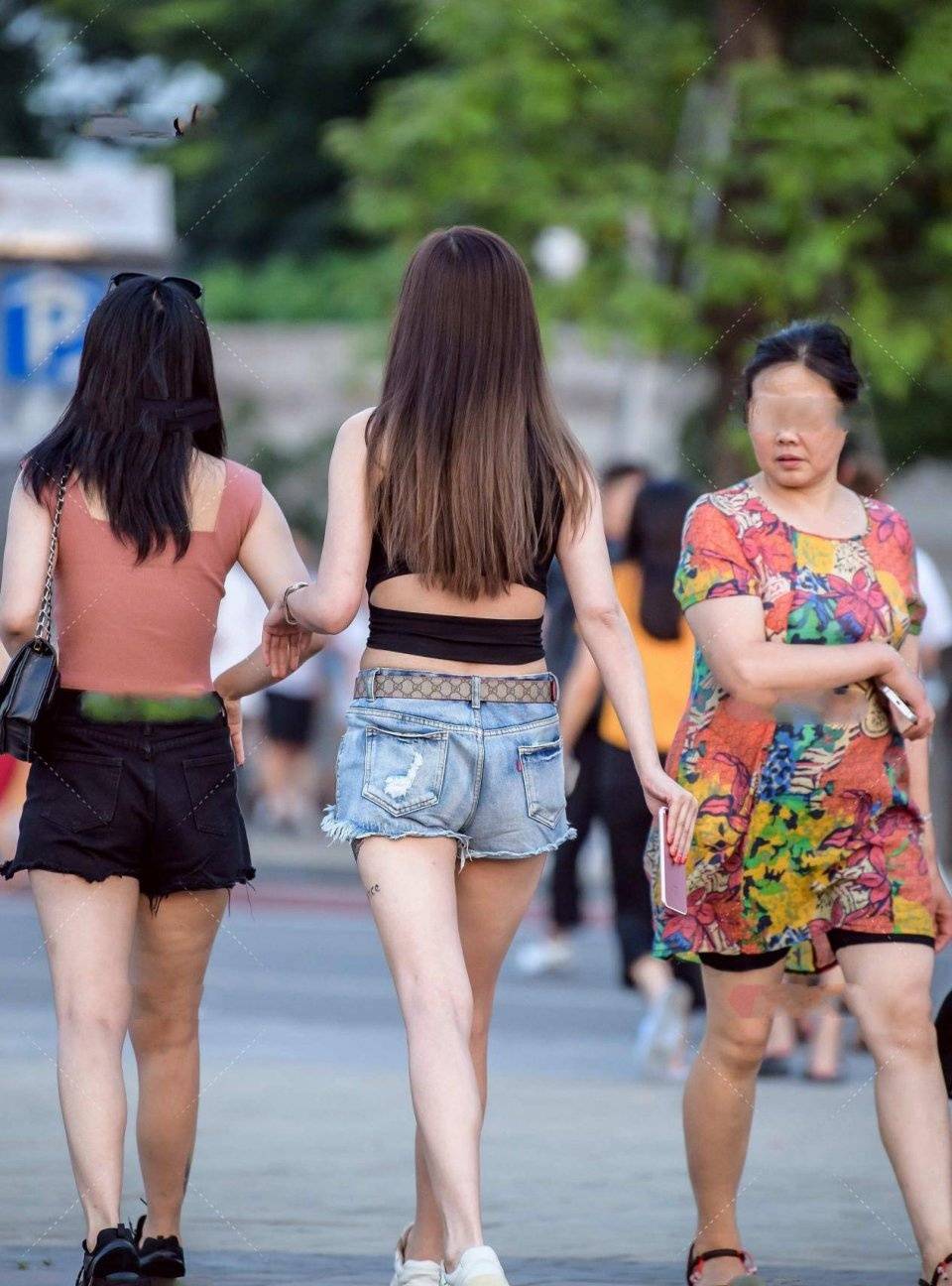 夏天女生背心穿搭推荐 3f0484c50b864c1f924859b6ff1b6779.jpeg