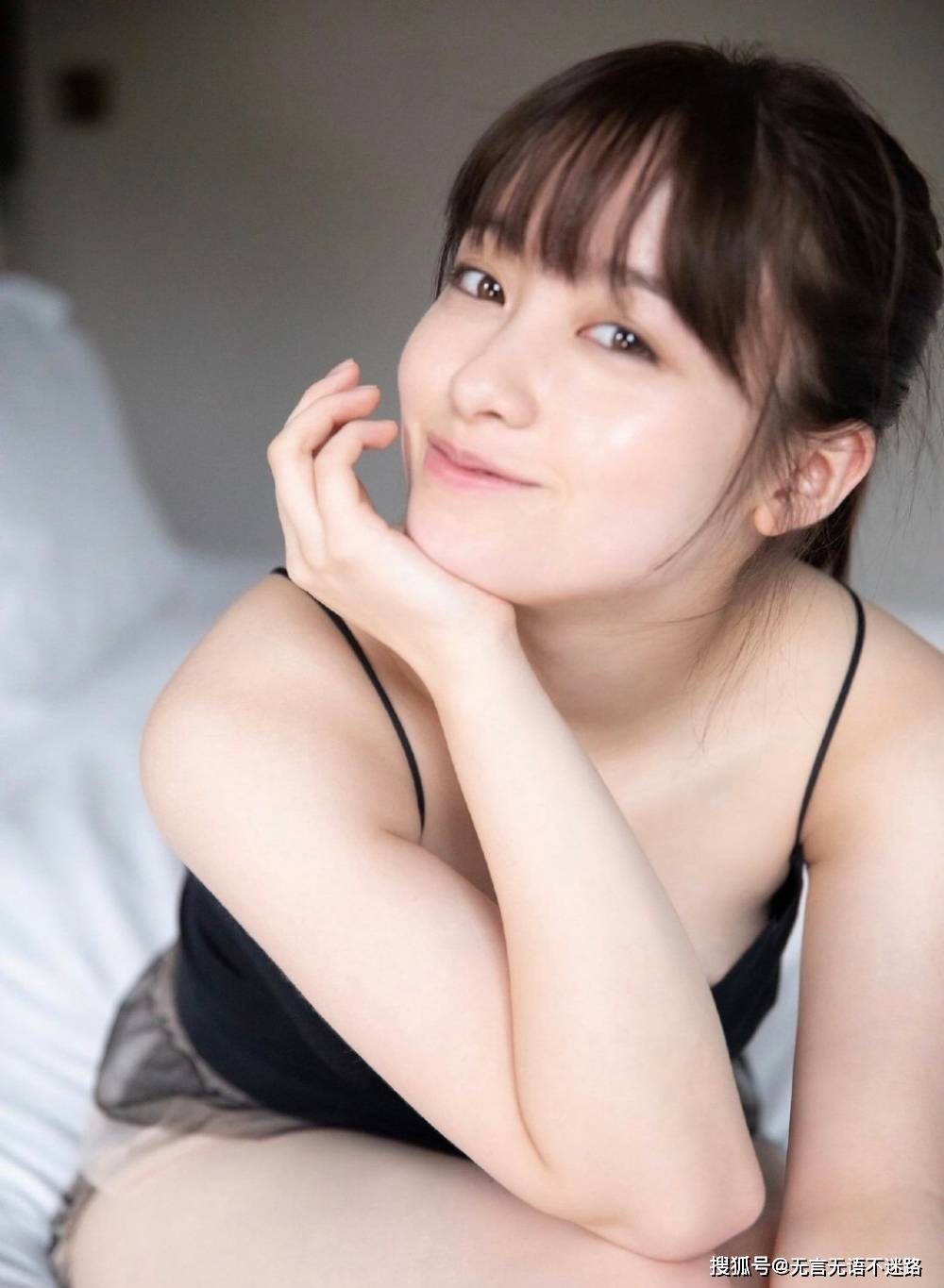 日本美女橋本環奈20歲性感吊帶寫真集