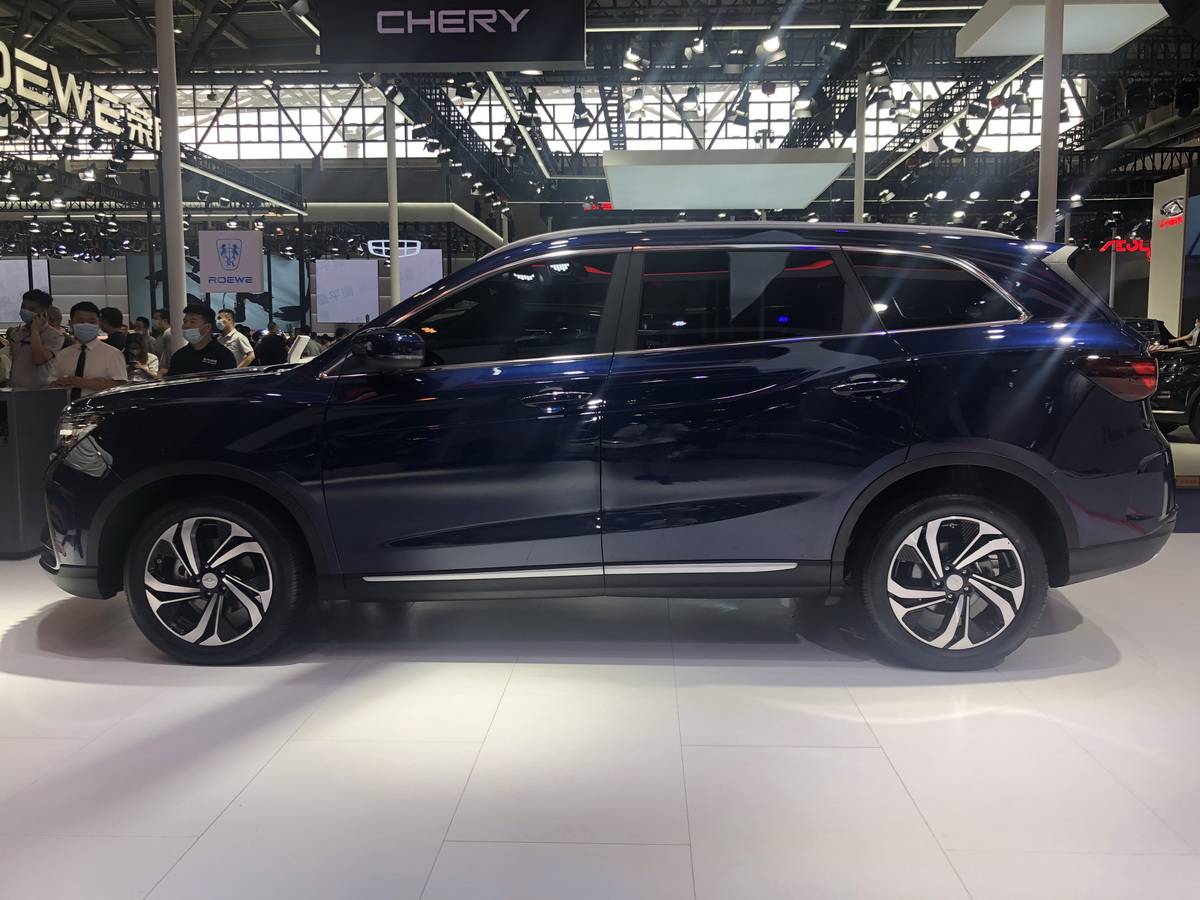 2021重庆车展:北汽瑞翔x5亮相展台