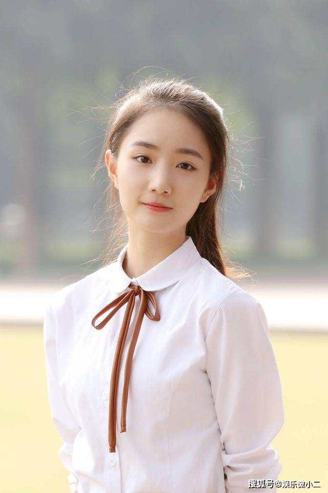 演员张垚:清新脱俗,水灵秀气