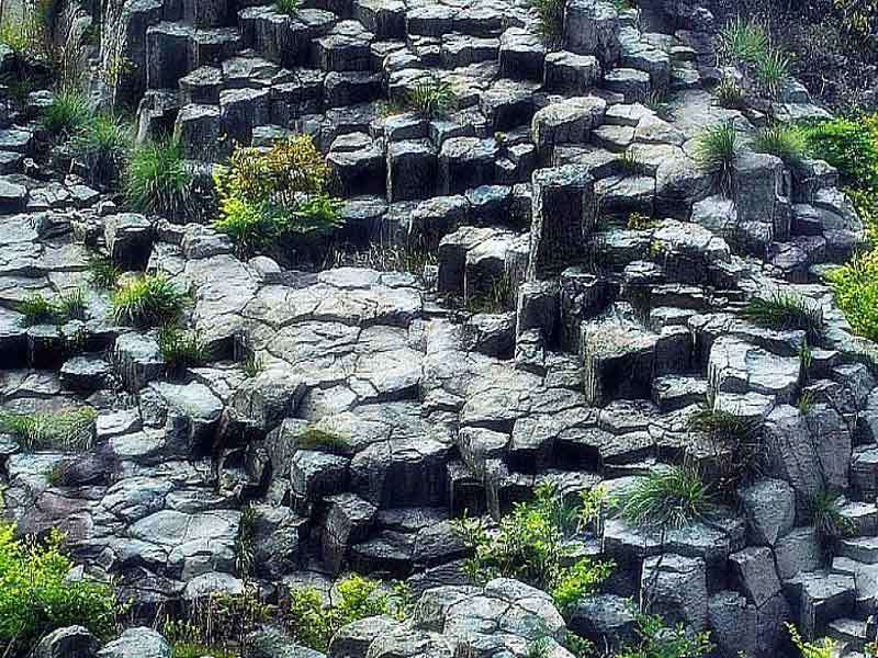台州桃渚珊瑚岩群美景