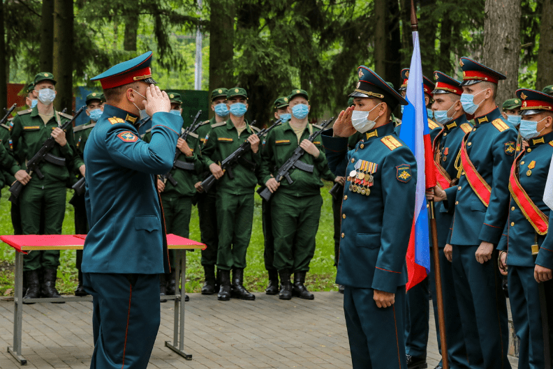 俄罗斯新兵入伍宣誓仪式在坦克部队的shavlinsky机动步兵团举行