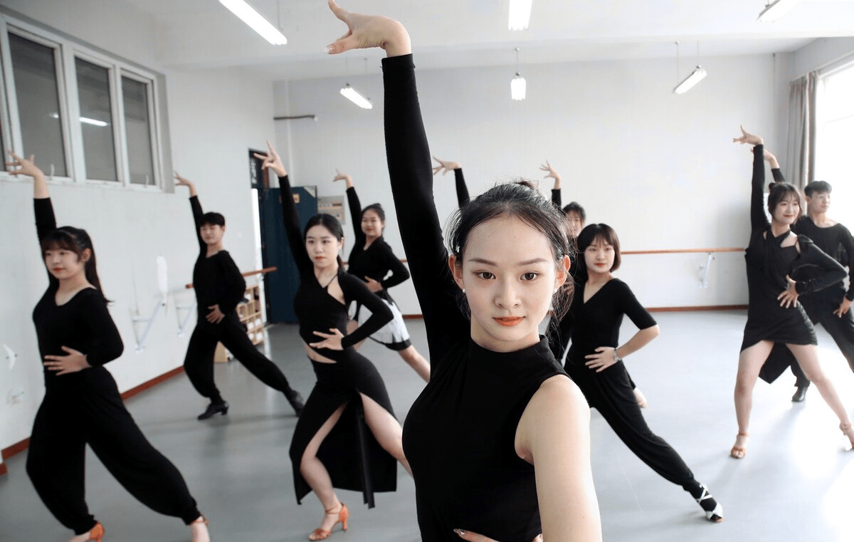 【艺考资讯】优录升学李老师分享最实用的中国舞基本功练习方法!_舞蹈