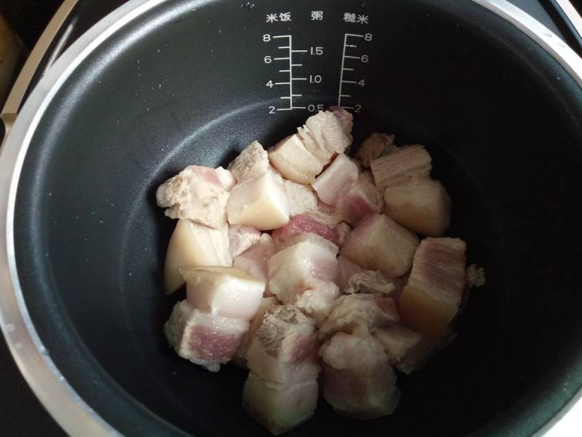 做法|厨师长分享两道五花肉另类做法，比红烧肉还好吃，简单易学，让吃的人有口福！