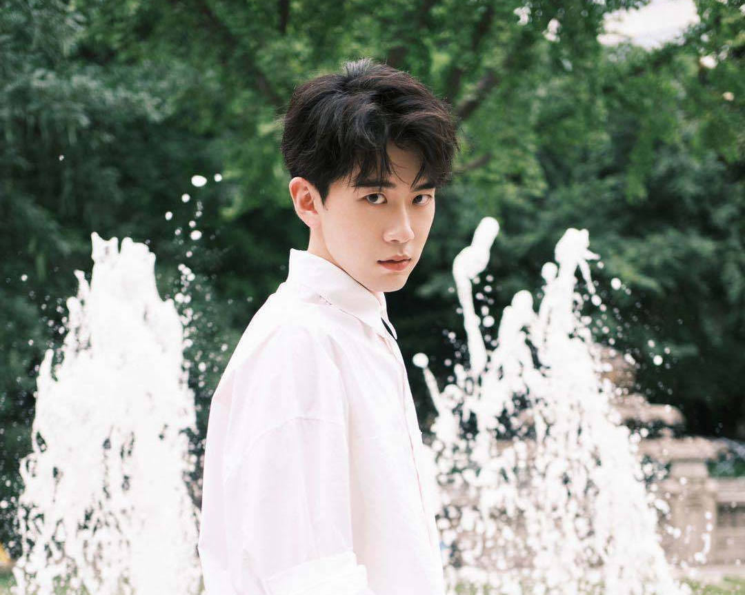 费启鸣小号发文斥私生：再打电话我就不尊重你了