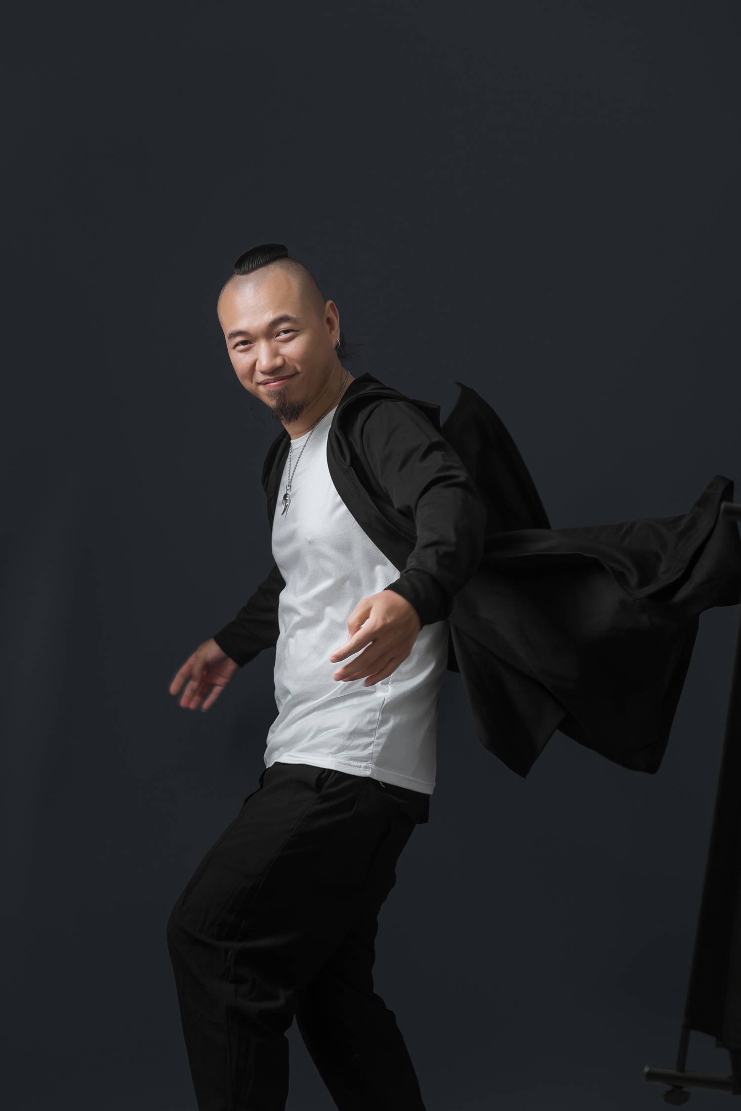 歌手演员庄闲首发大片一展暖男魅力-搜狐大视野-搜狐新闻