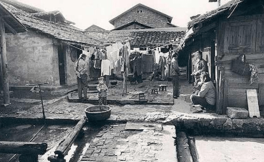 一组老照片记录即将消失在历史长河与记忆深处的农村老房子