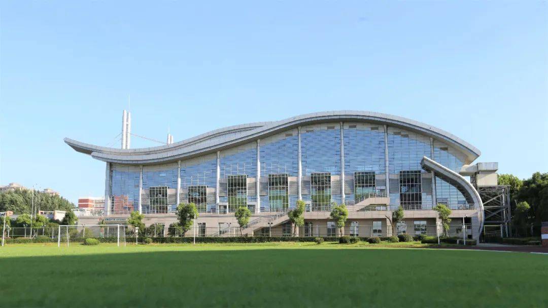 武汉商学院全日制自考本科助学班是机构办学吗?