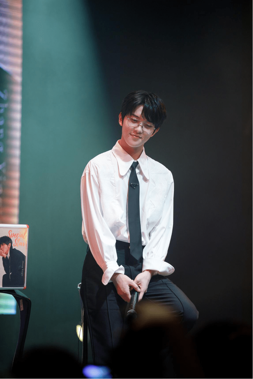 张星特北京粉丝见面会 吴海代少冬作为神秘嘉宾现身