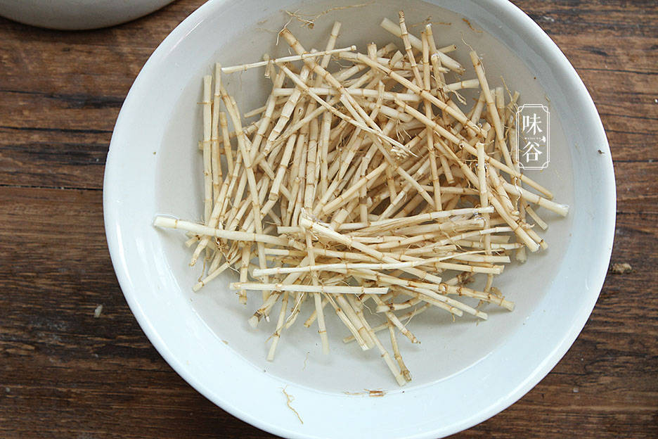三伏天易上火，廣東人愛用這草煮水喝，清甜甘潤又解暑，別不懂喝 熱愛美食 第4张