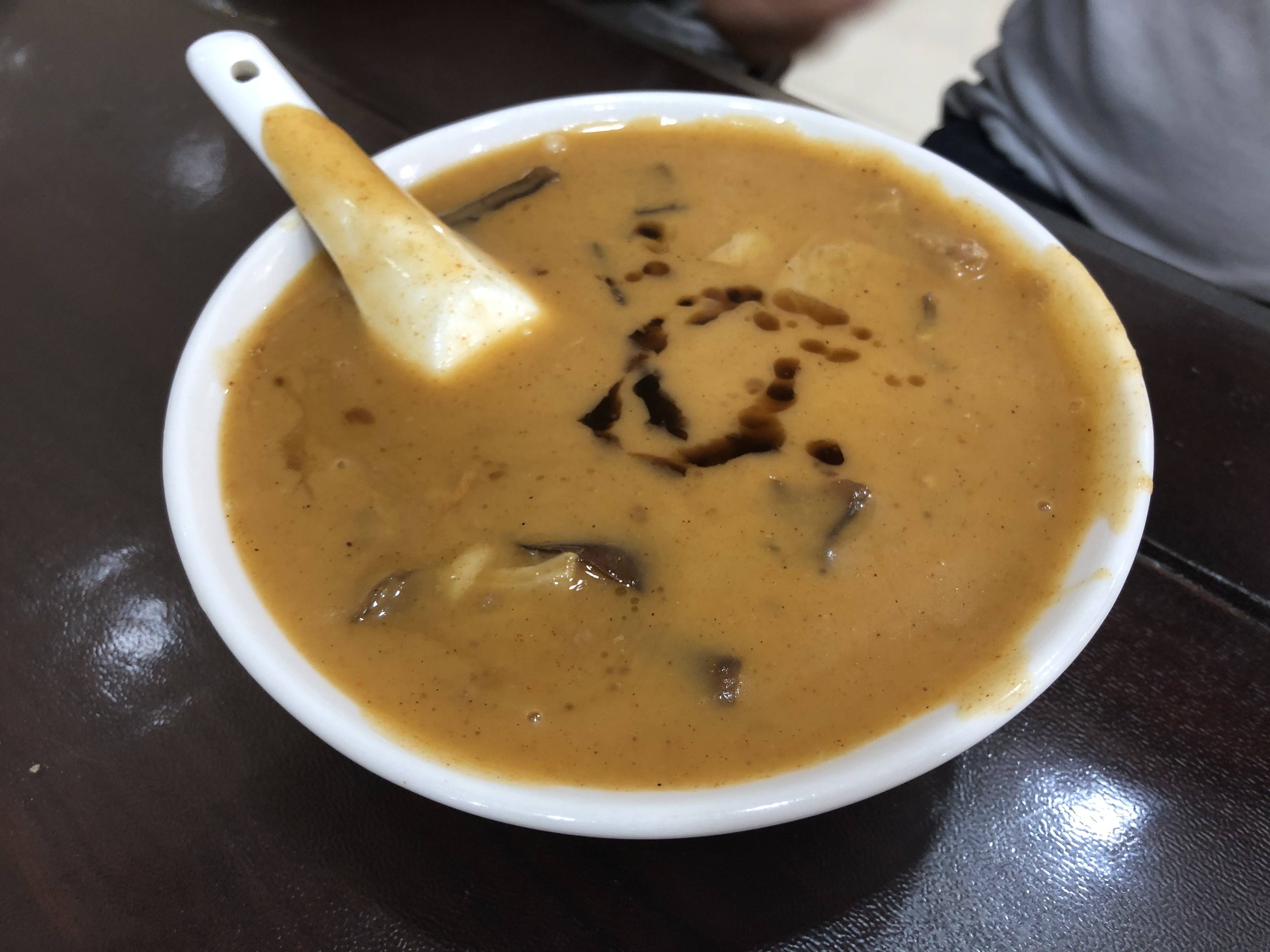 原创安阳朋友第一次郑州喝胡辣汤7元一碗直呼这也太贵了吧