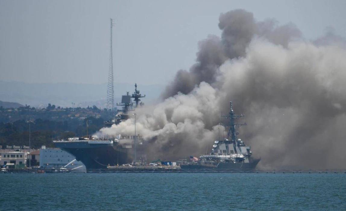 原创美国战舰又双叒叕起火了