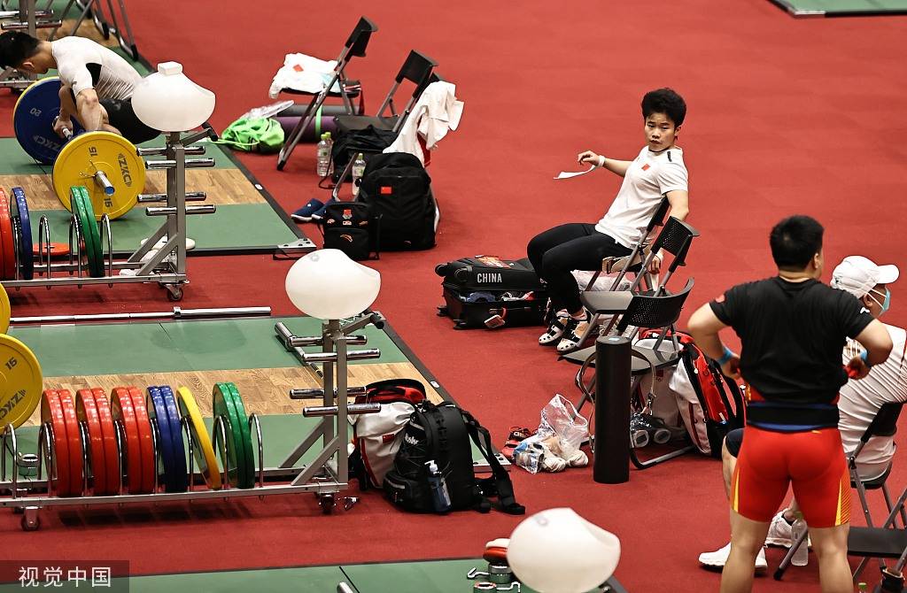 高清图中国举重队备战主教练张国政信心满满