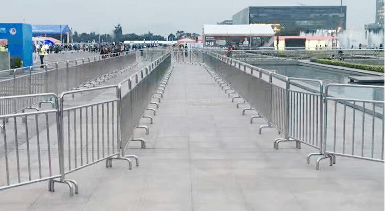 原创就算是不锈钢铁马护栏也需要爱护哦