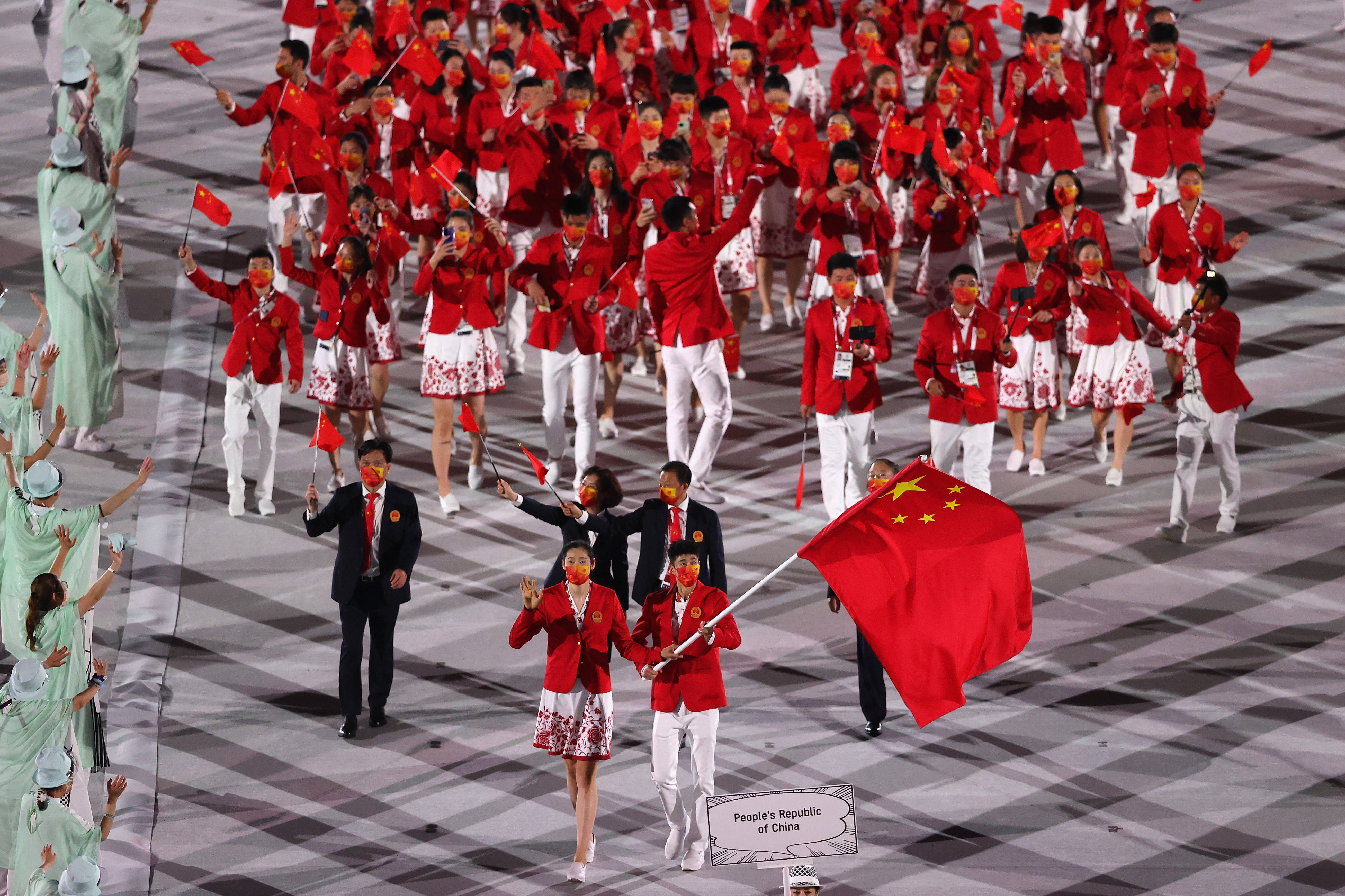 东京奥运会开幕式旗手图片