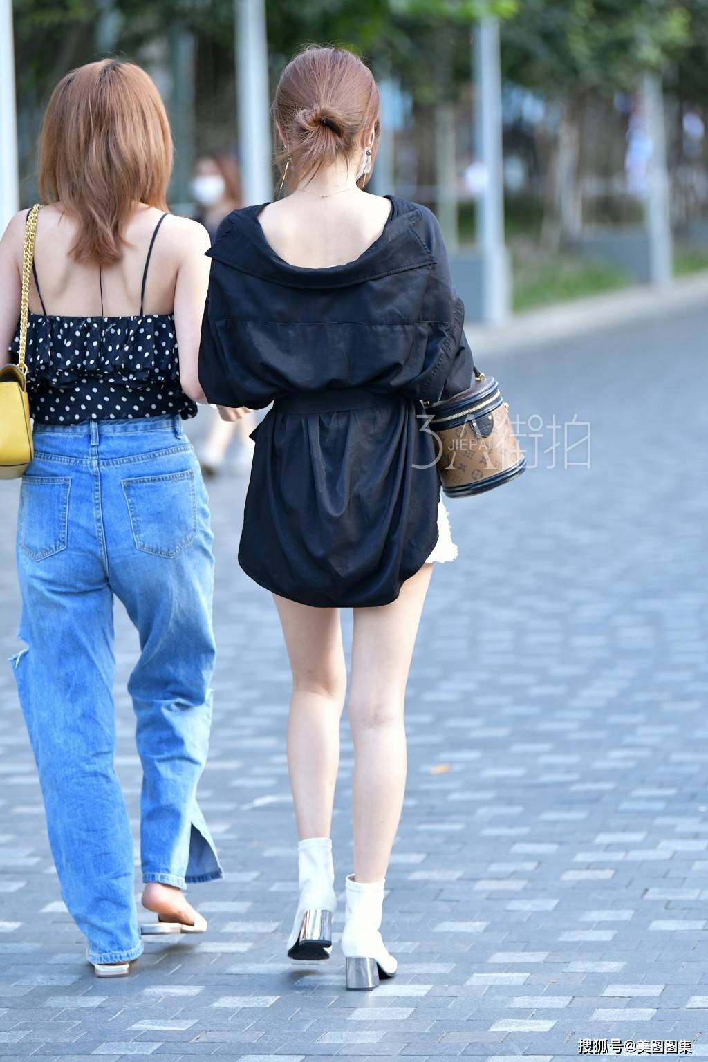 点金|魅眼娇羞合，丹唇逐笑开。不谈正义与邪恶，点金召未来