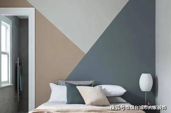 墙面几何拼色现在也很流行,可以用在电视背景墙,沙发背景墙,床头背景