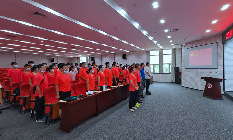 天,将邀请首都体育学院二级教授王保成,前国家男子举重队总教练陈文斌