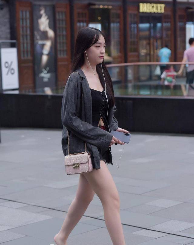 文章|清雅悠然的打底裤穿搭很有时尚感,简单的风格轻松大方,还显年轻