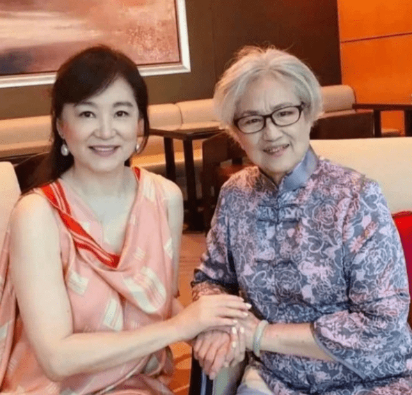 林青霞|66岁林青霞骨子里散发着优雅