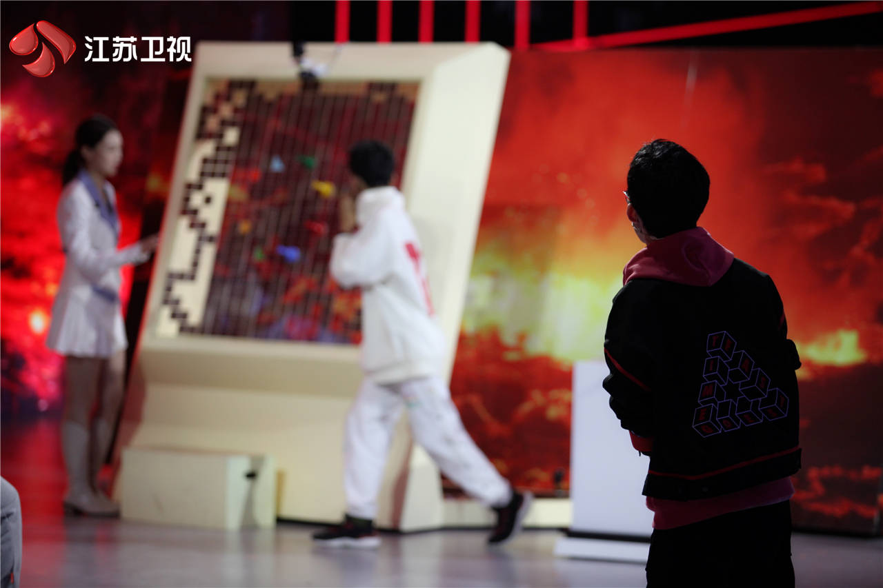 周宇浩|《超脑少年团》惊现“瑜亮”之争 马伯骞吐槽父亲“总挖坑”