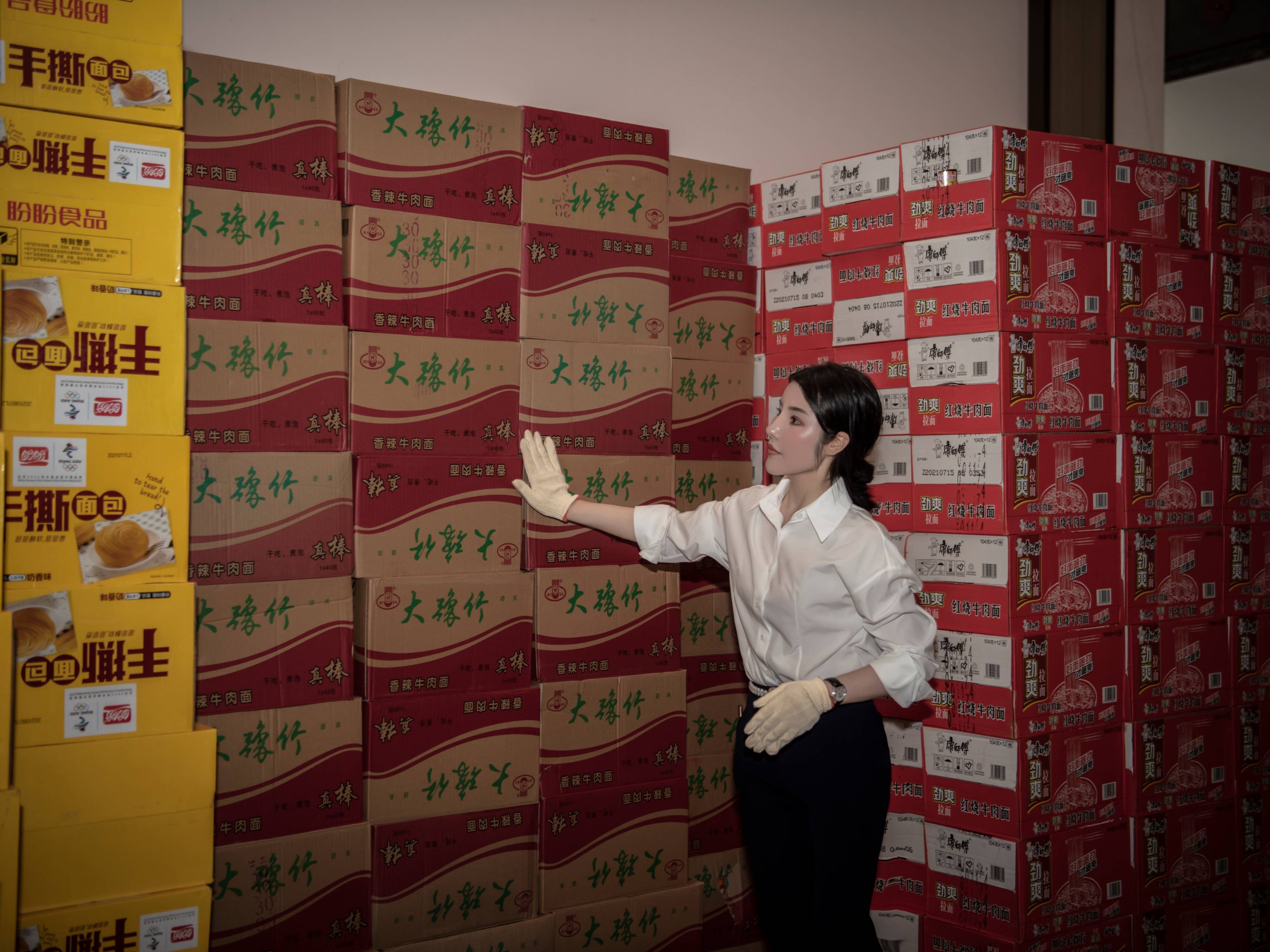 敏涵控股集团董事长刘敏为郑州捐款100万元和价值512万的物资