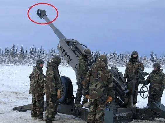 你知道炮口上的这个东西是干啥用的么?_炮口制退器