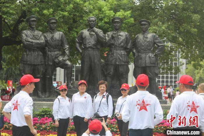 八一南昌起义94周年 纪念馆迎来参观热-搜狐大视野-搜狐新闻