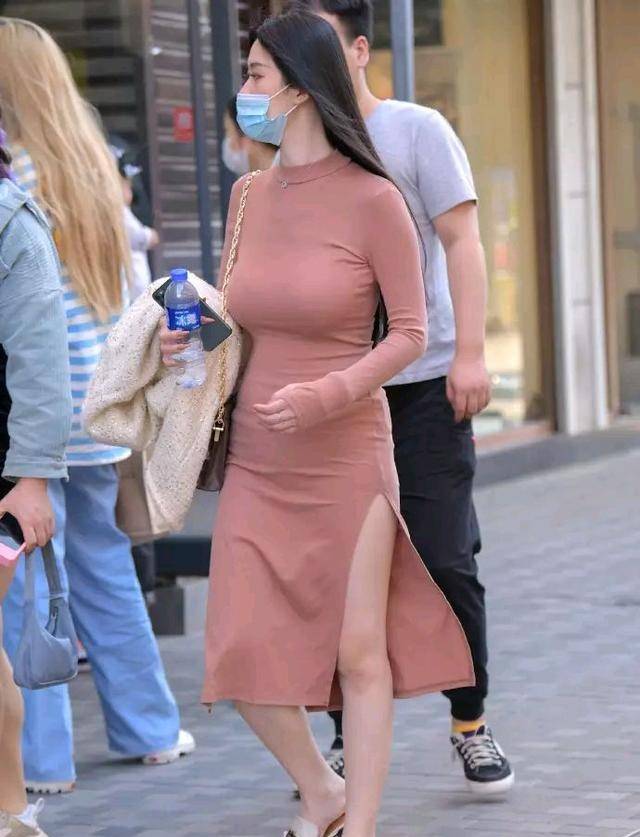 辣妈|爱美不是年轻女子的专属，辣妈也可以时尚靓丽，还多了一种成熟美