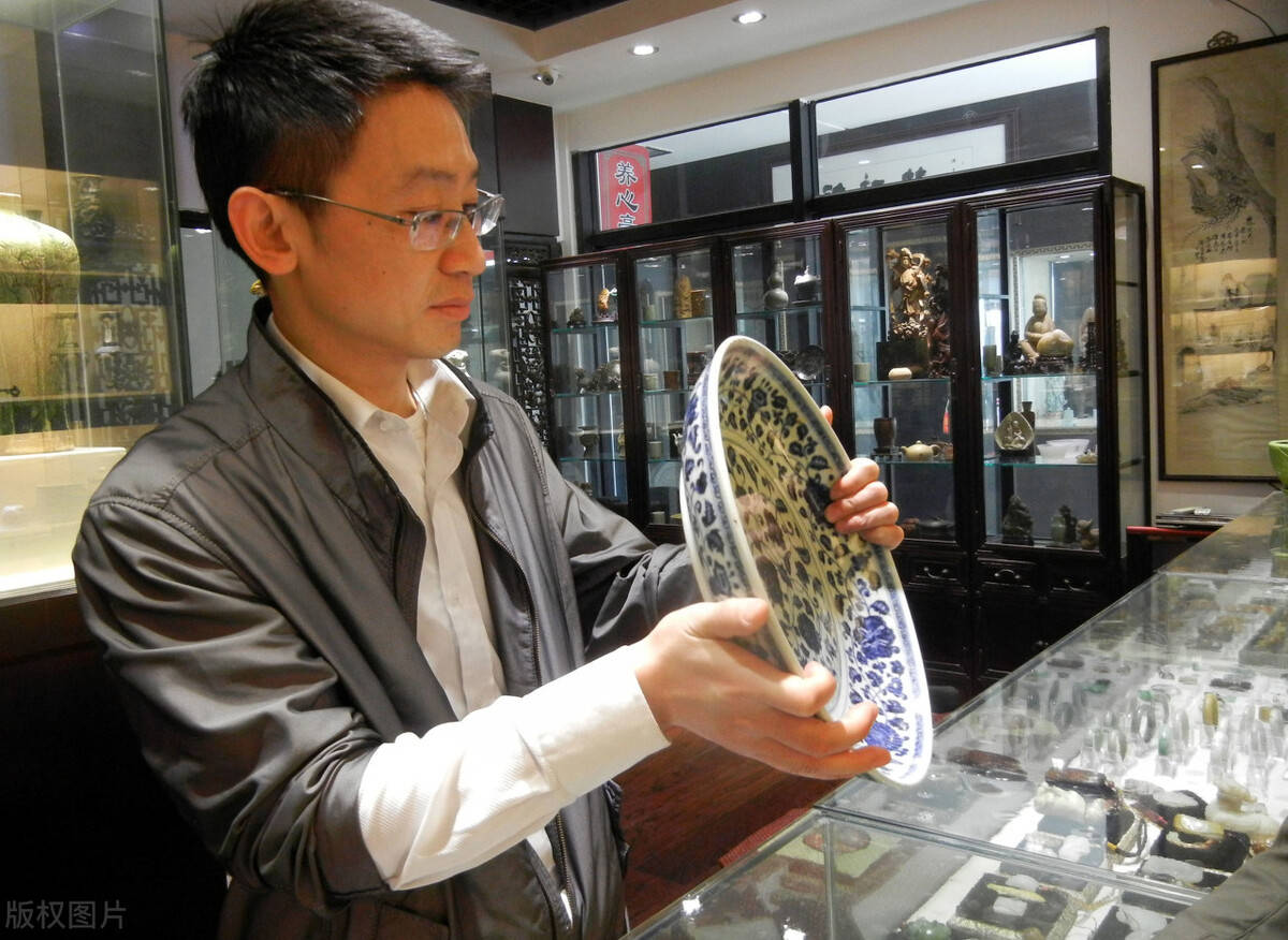 到底什么叫古玩鉴宝专家?