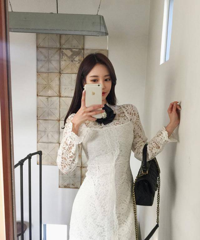 公主|韩国模特孙允珠白色绣花玫瑰公主连衣裙网拍