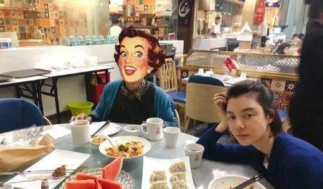 王丽云|车晓与母亲久违同框,吃饭节俭不浪费,难怪车晓瘦成了这样