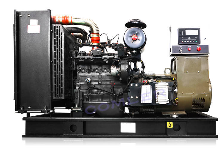 而燃气发电机组是燃气直接在涡轮中燃烧做功,驱动燃气轮机转动,再拖动