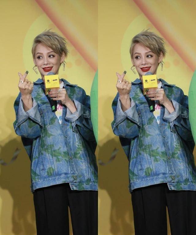 颜色|宁静的身材真绝了，穿着保守的裙子也藏不住，林青霞穿得倒挺随意