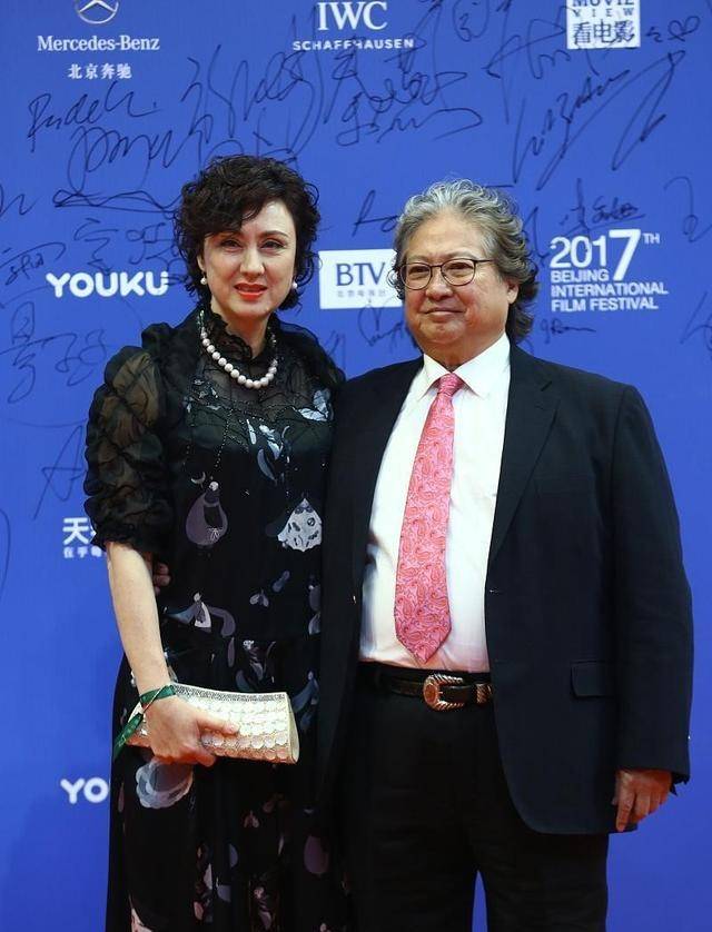 养人|真是贵气养人，高丽虹真有“豪门妇”的样子，不愧是洪金宝妻子