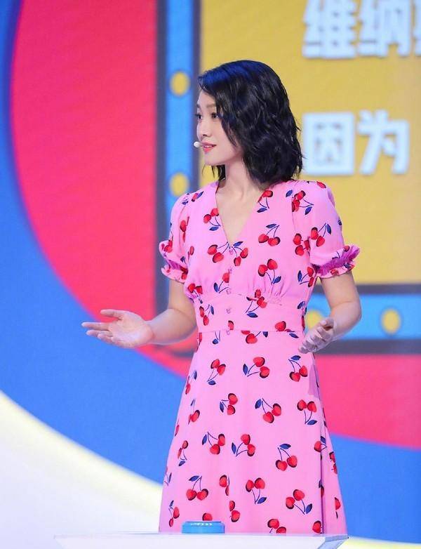 身材|朱丹生完二胎一个多月就复出捞金，虽身材水肿却有韵味，太真实了