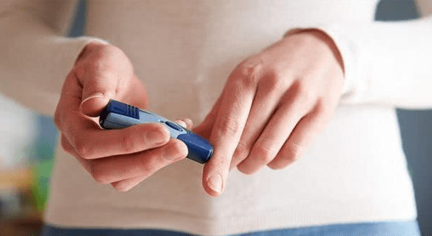 废物|血糖高的人，嘴“先知”若嘴里出现这个“信号”，你的肾可能有问题了