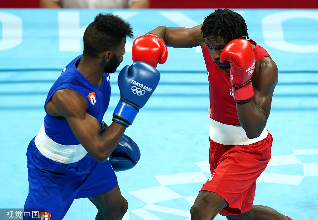 高清图:奥运会拳击男轻量级决赛 戴维斯1-4克鲁斯