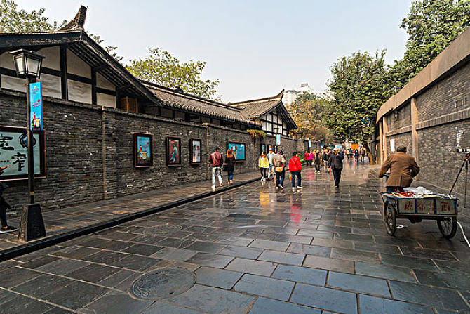 散文宽窄巷子的石板路