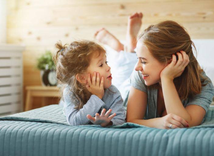 所以,在宝宝开始学说话时,建议大家用标准的普通话来教宝宝说话. 1.