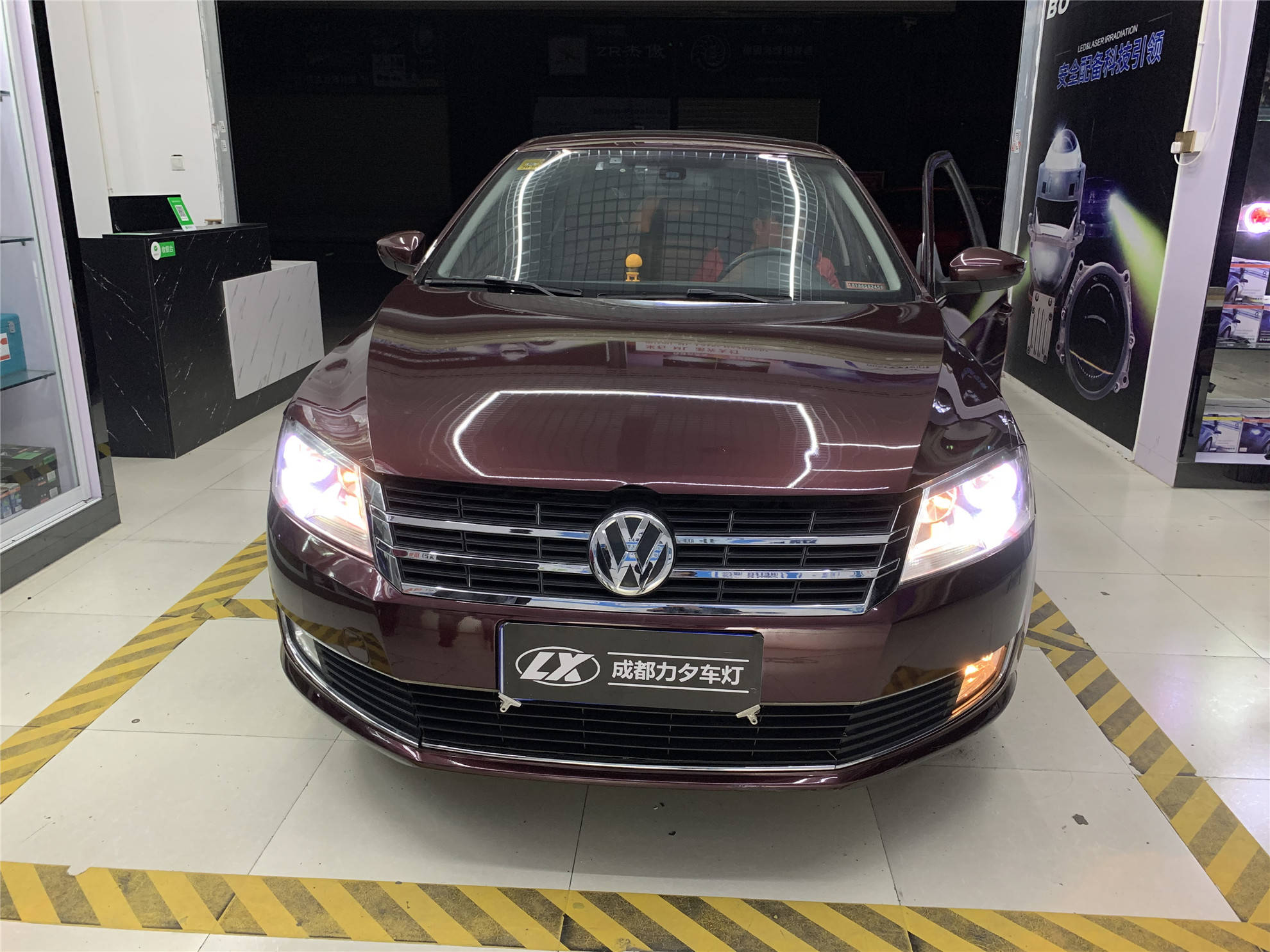 成都改车灯车灯改装实体店