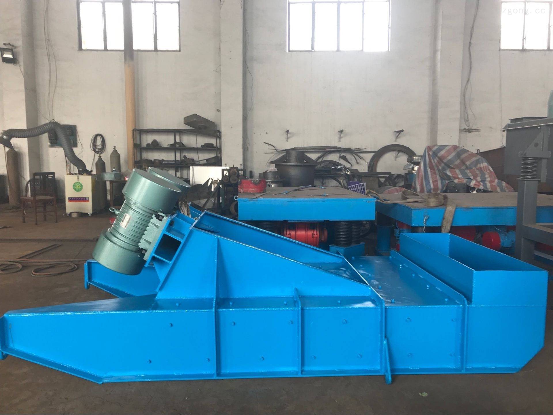 zgf-90-150大型吊挂式振动给料机