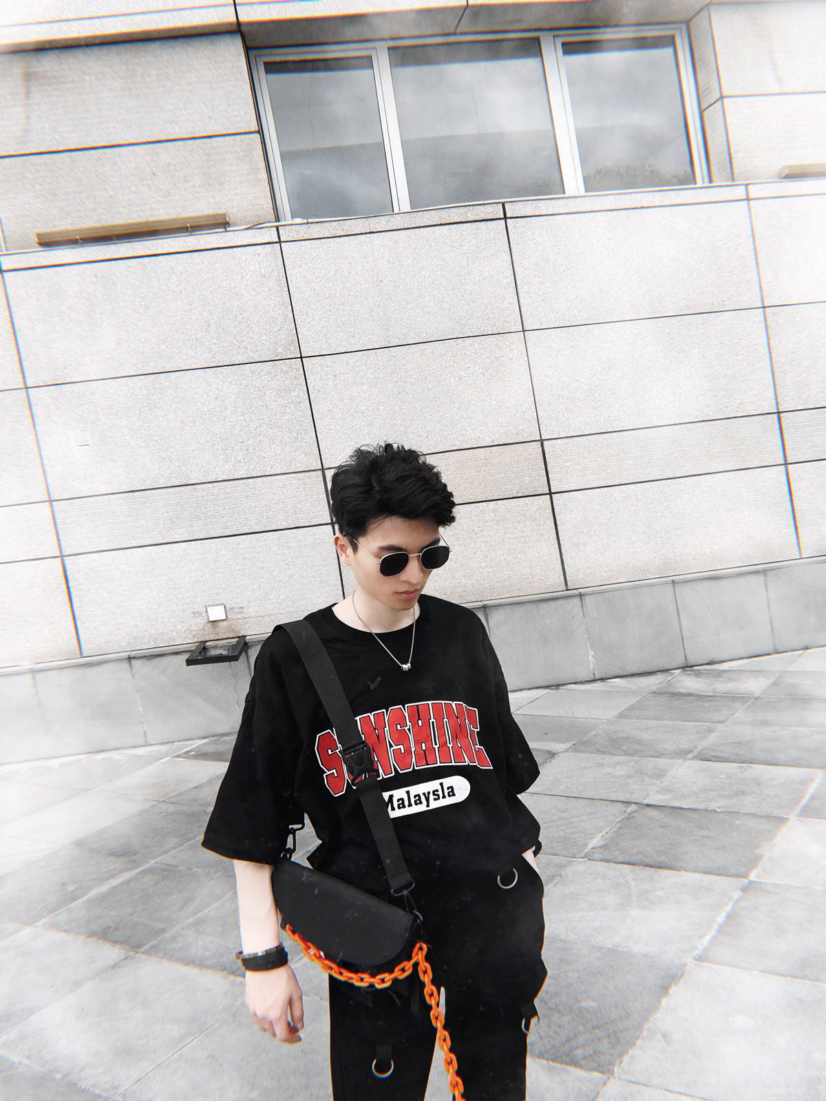 穿过|男士时尚丨夏季！英文字母黑色T恤！