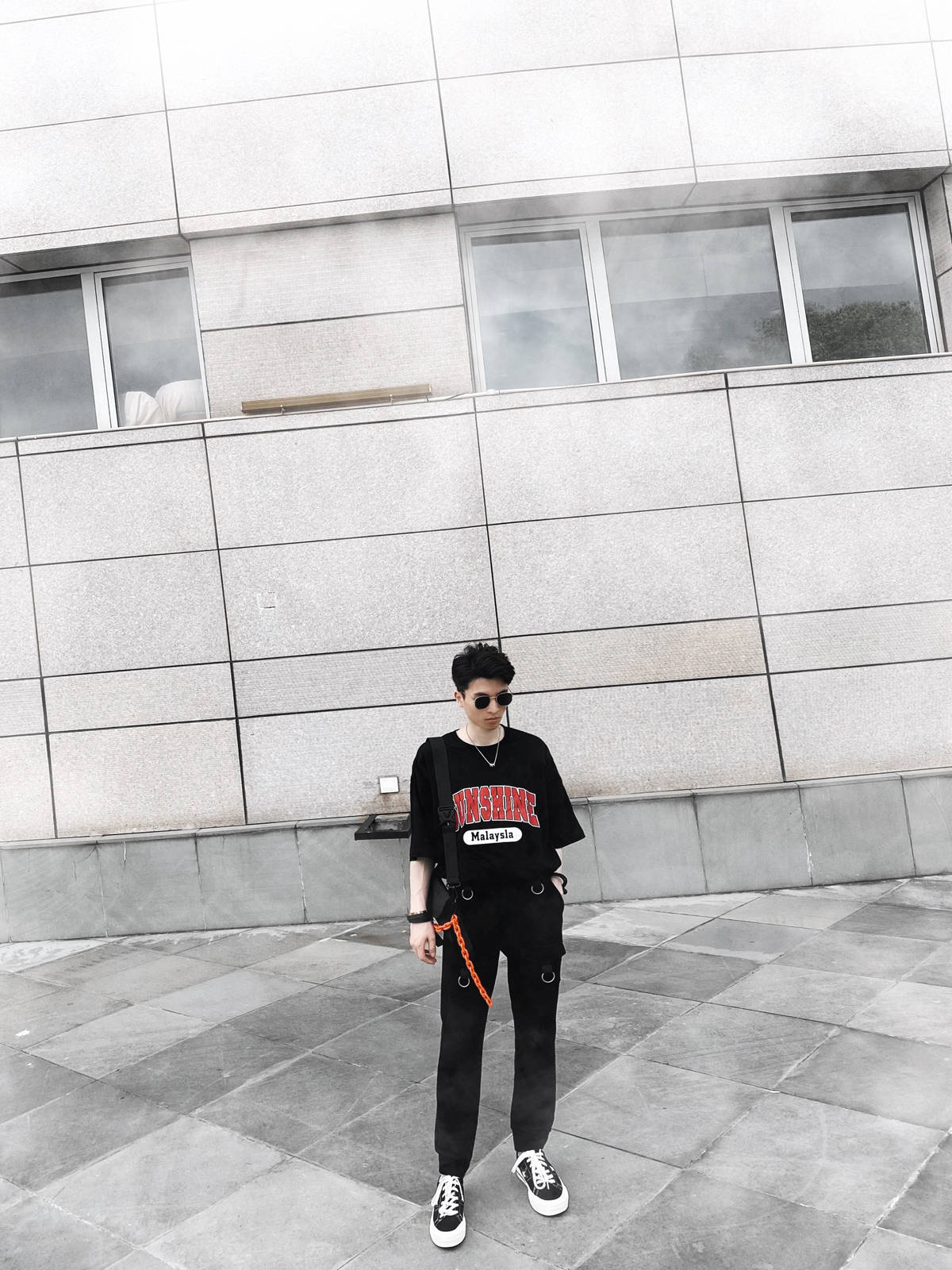 穿过|男士时尚丨夏季！英文字母黑色T恤！