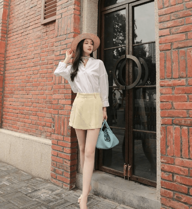 颜色|白衬衫+米色裙,显白显瘦飙气质