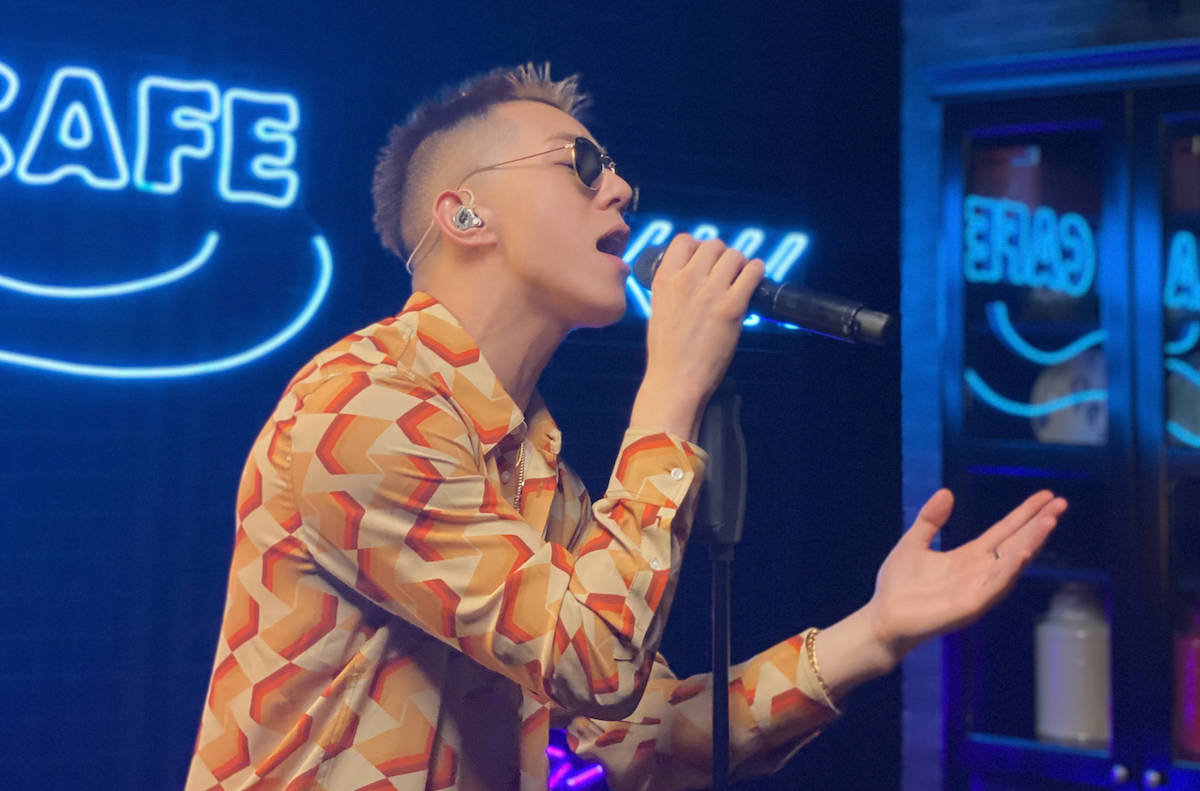 舞台|Casper卡斯柏《东方风云榜·闪电咖啡馆》潮流音乐人回忆年少奥运梦