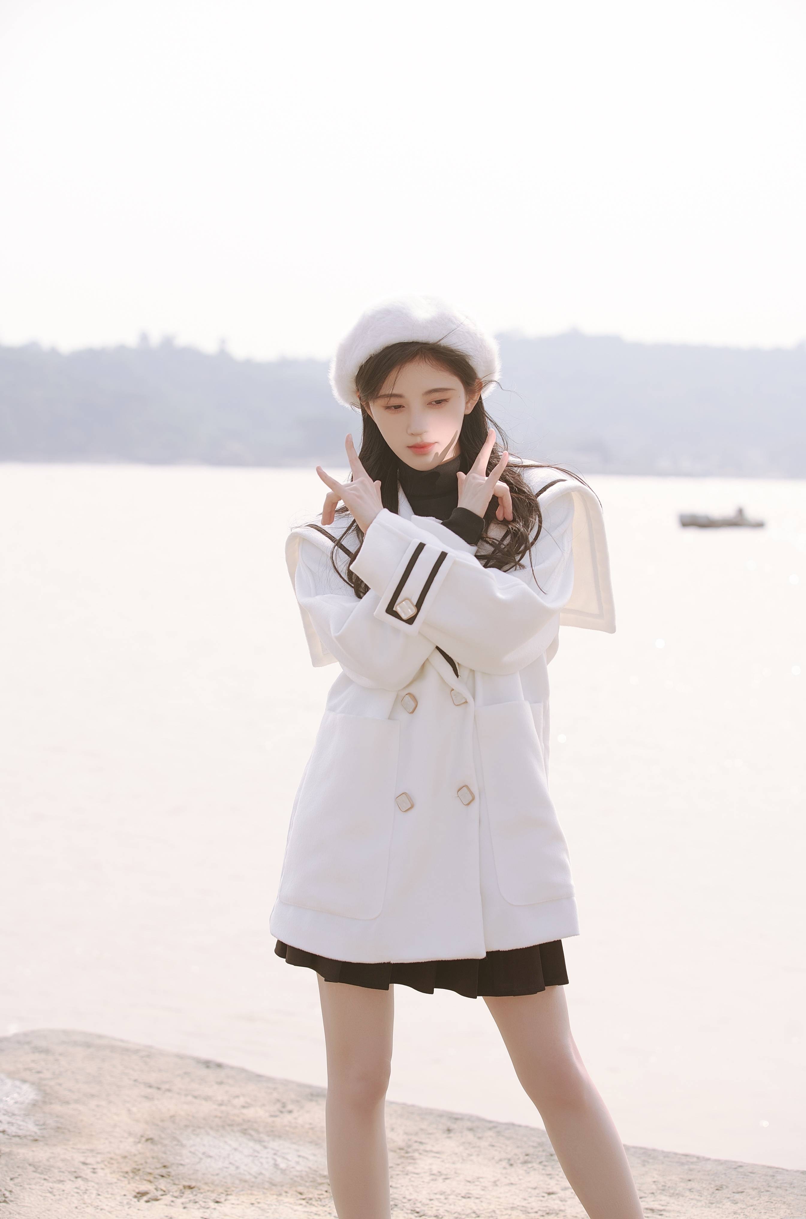 初恋脸来啦鞠婧祎水手服造型氛围感满满笑容超甜